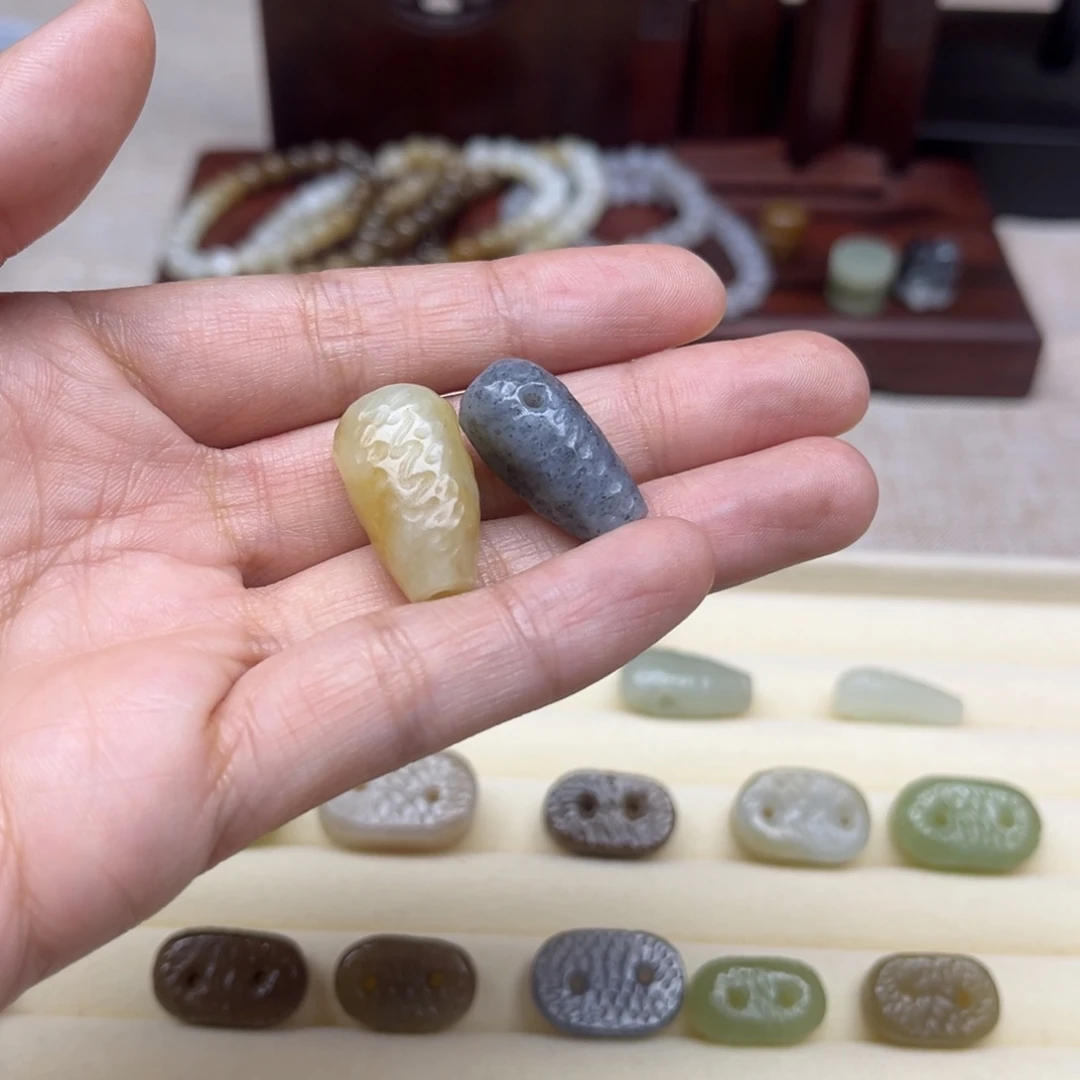 C***尘和田玉未镶嵌珠宝半成品