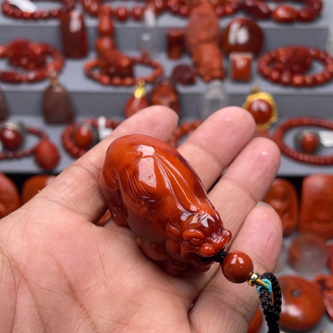 南红玛瑙未镶嵌珠宝奇石吊坠