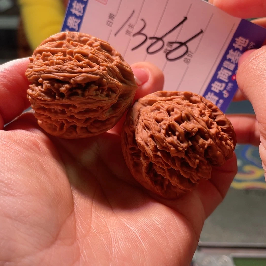 苏***叔把件核桃大肚子蝴蝶天残涿鹿南疆石