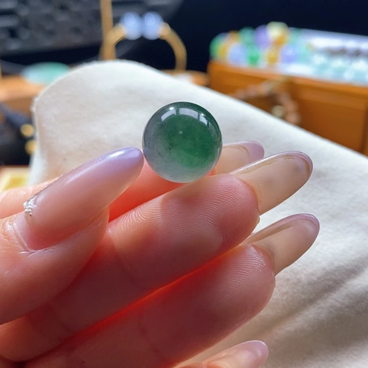 翡翠未镶嵌颈饰翡翠黑冰飘绿珠