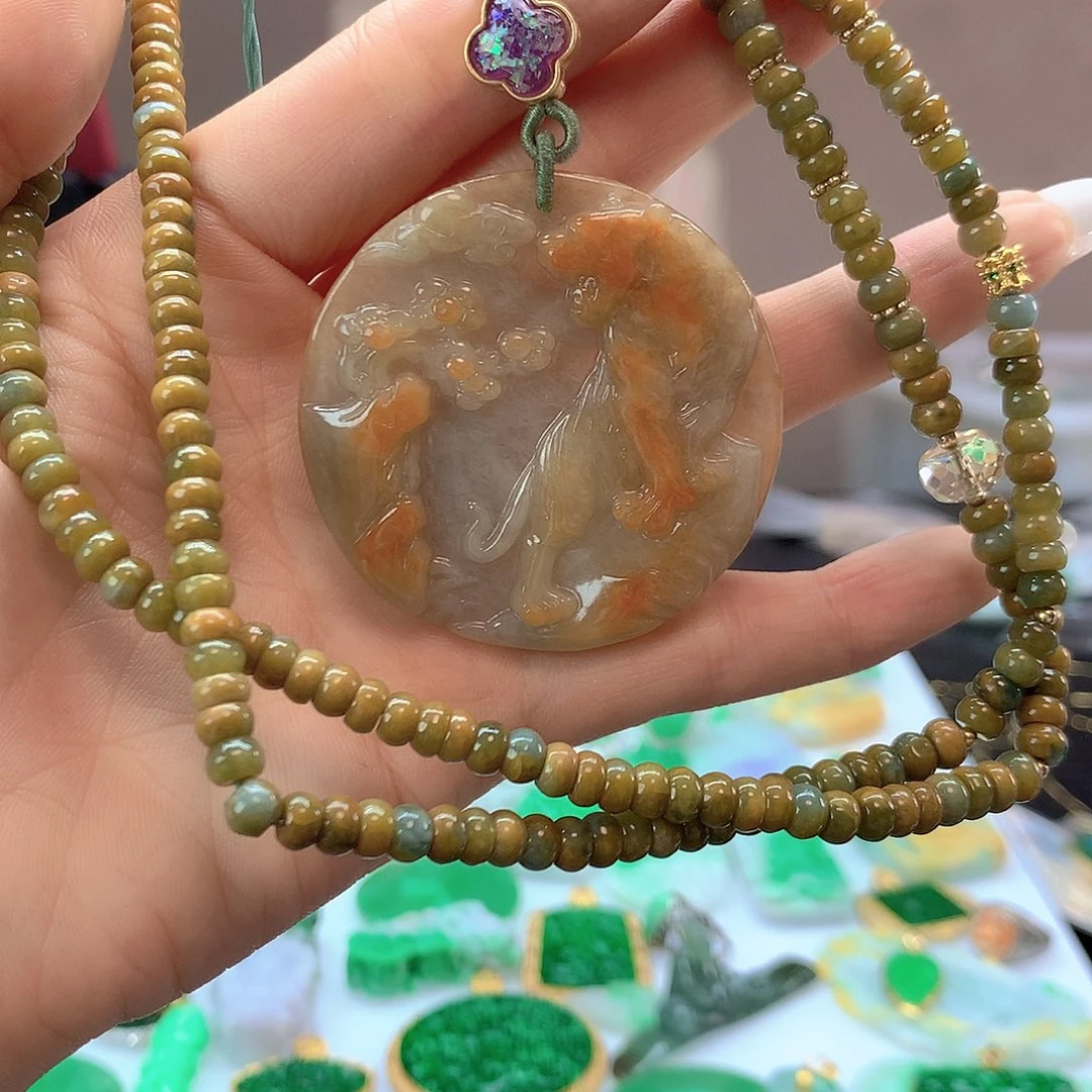 翡翠未镶嵌颈饰翡翠