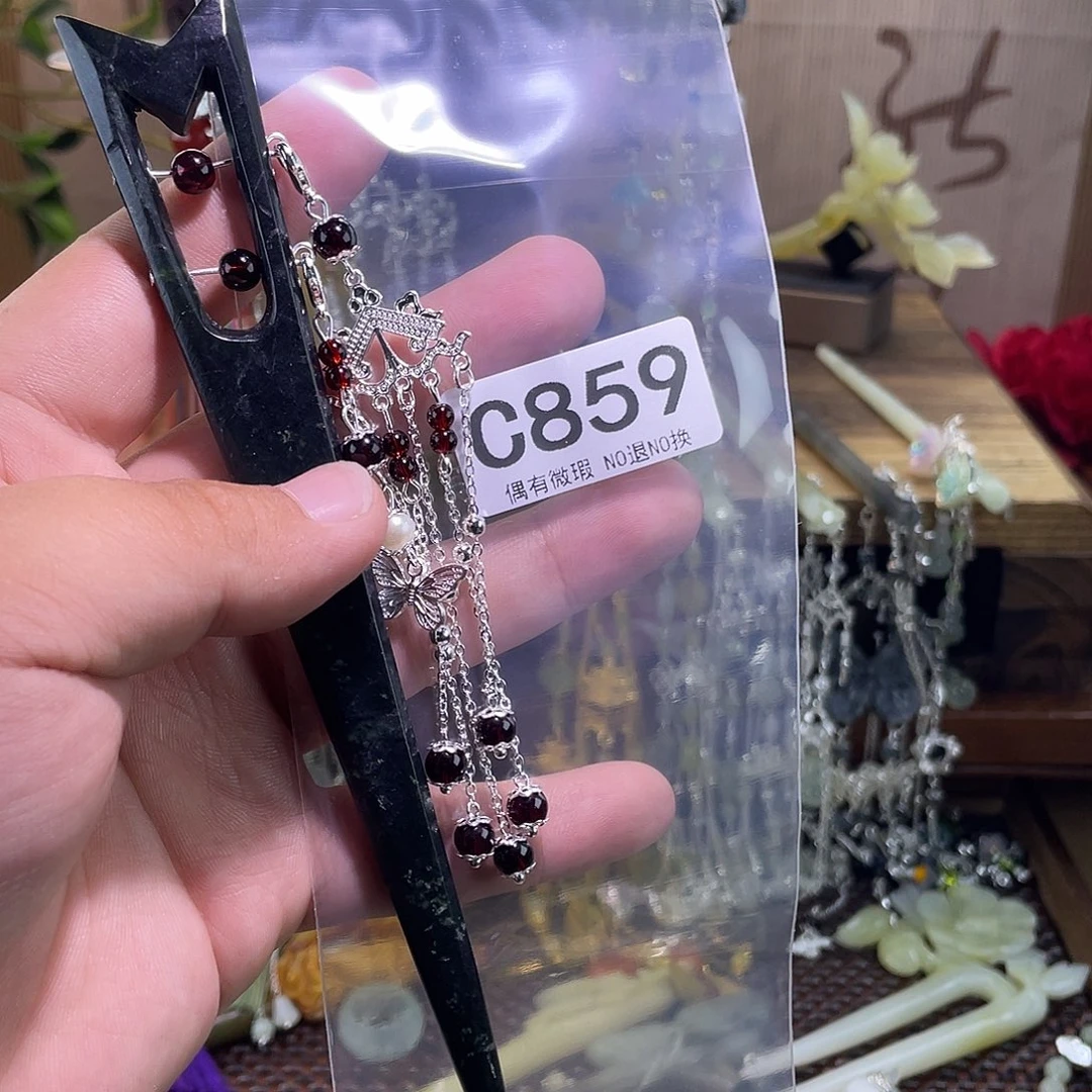 蛇纹石玉未镶嵌发饰女***拳