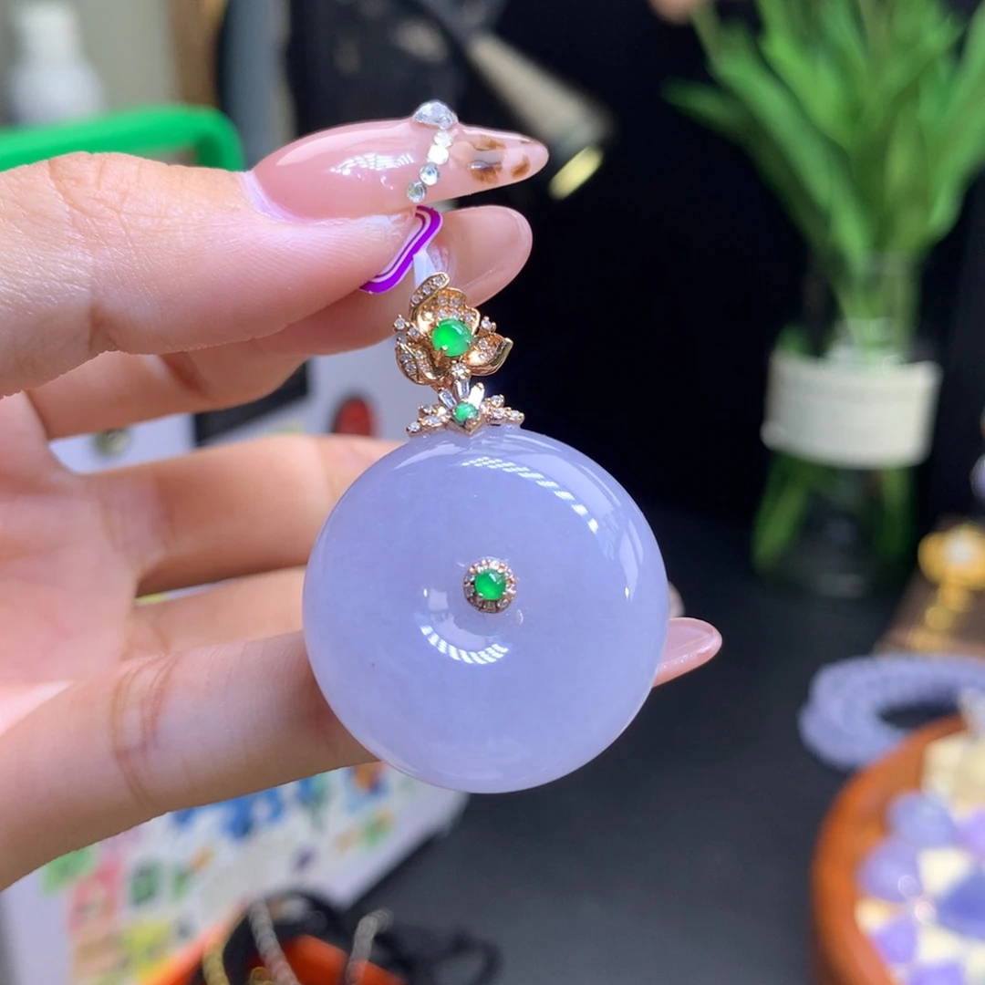 翡翠18K金镶嵌颈饰