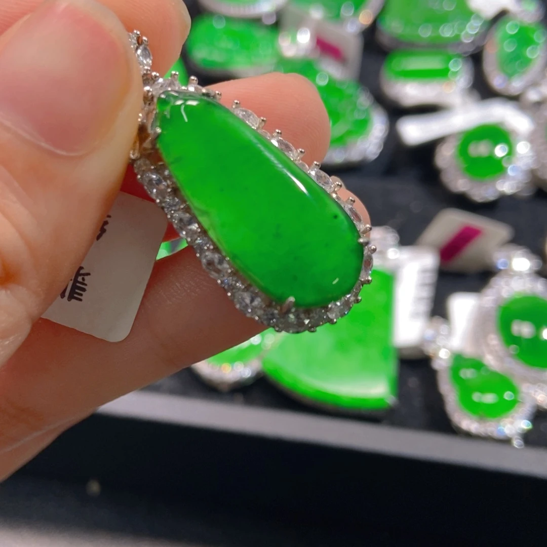 翡翠吊坠(不含链)未镶嵌