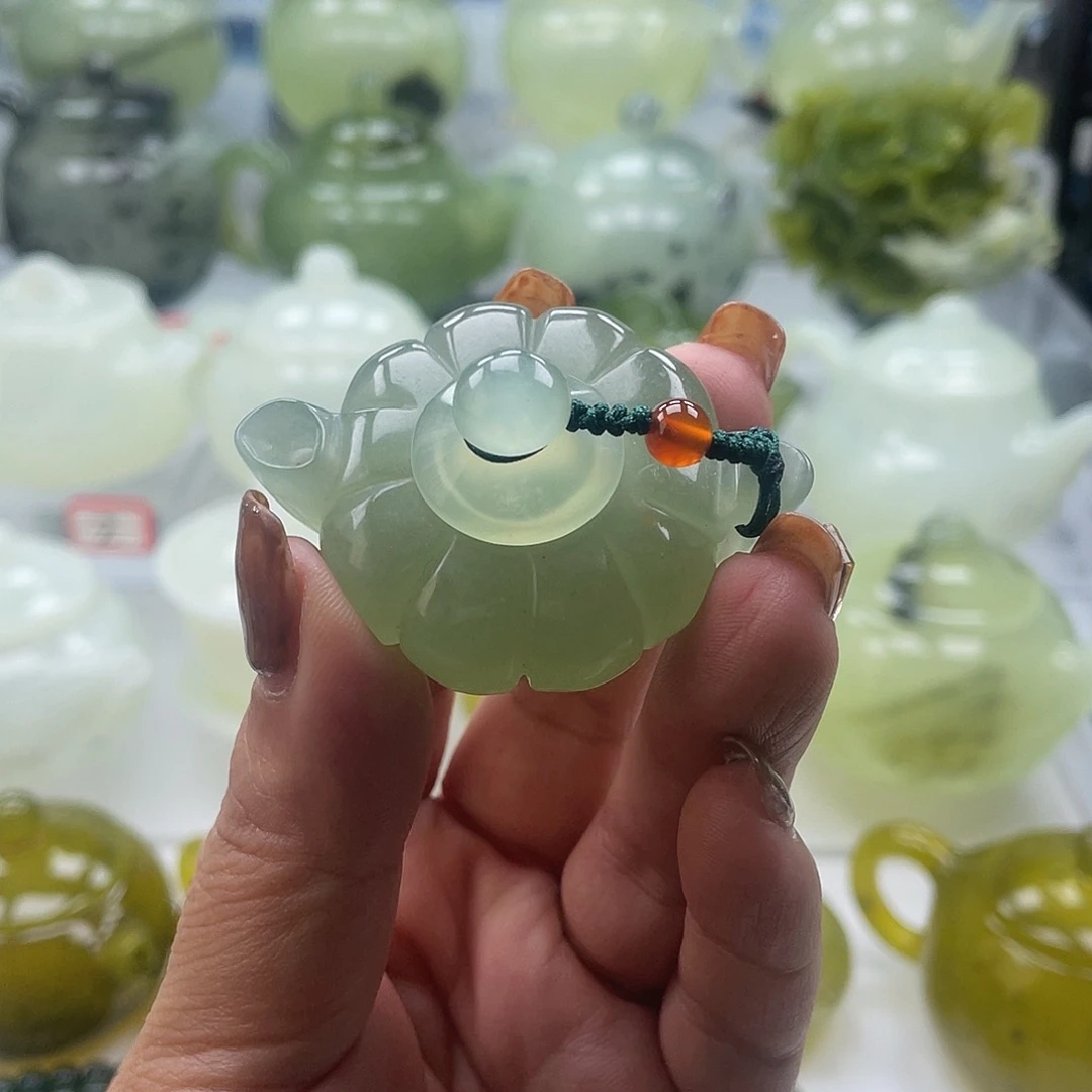 一***姐蛇纹石玉未镶嵌壶