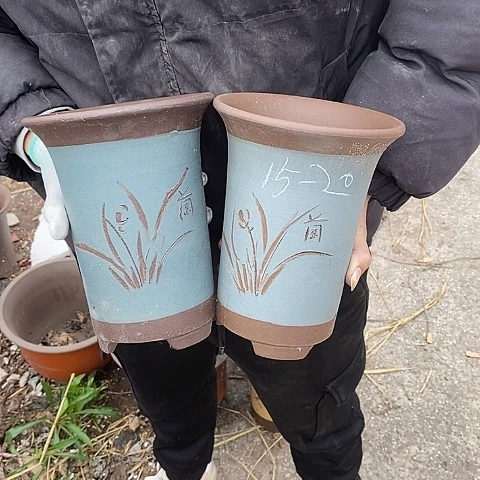 中国宜兴紫砂花盆，