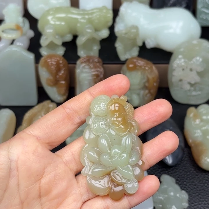 颈饰未镶嵌和田玉