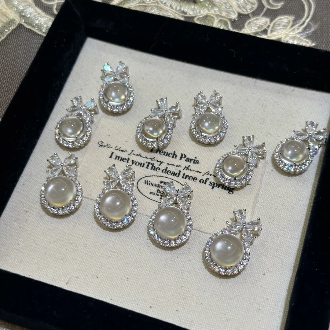 s925银在逃公主白冰小灯泡超闪轻奢小众挂坠（多样性发货发一件）