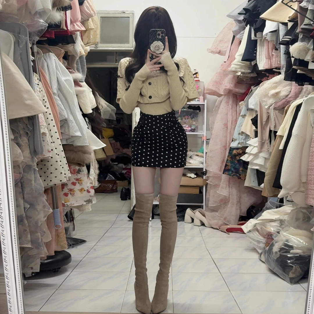 2025新款miu系斗篷披肩针织套装连衣裙子秋冬季小个子收腰a字短裙