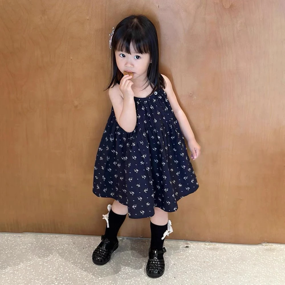 韩版女童2025夏季新款复古藏蓝色碎花吊带裙女宝宝宽松挂脖背心裙