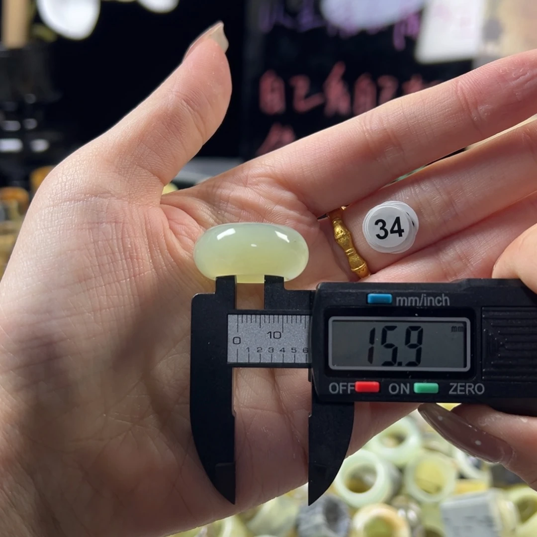 蛇纹石玉未镶嵌戒指