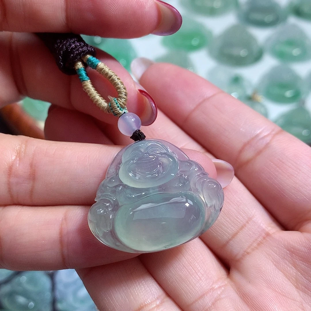 翡翠未镶嵌颈饰佛公