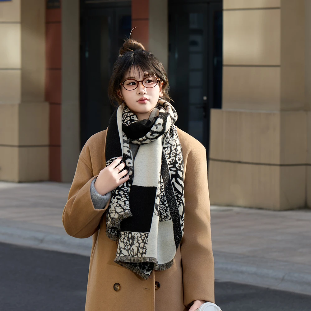 加厚保暖宽松围巾女保暖披肩外搭两用围脖百搭多色女款秋冬