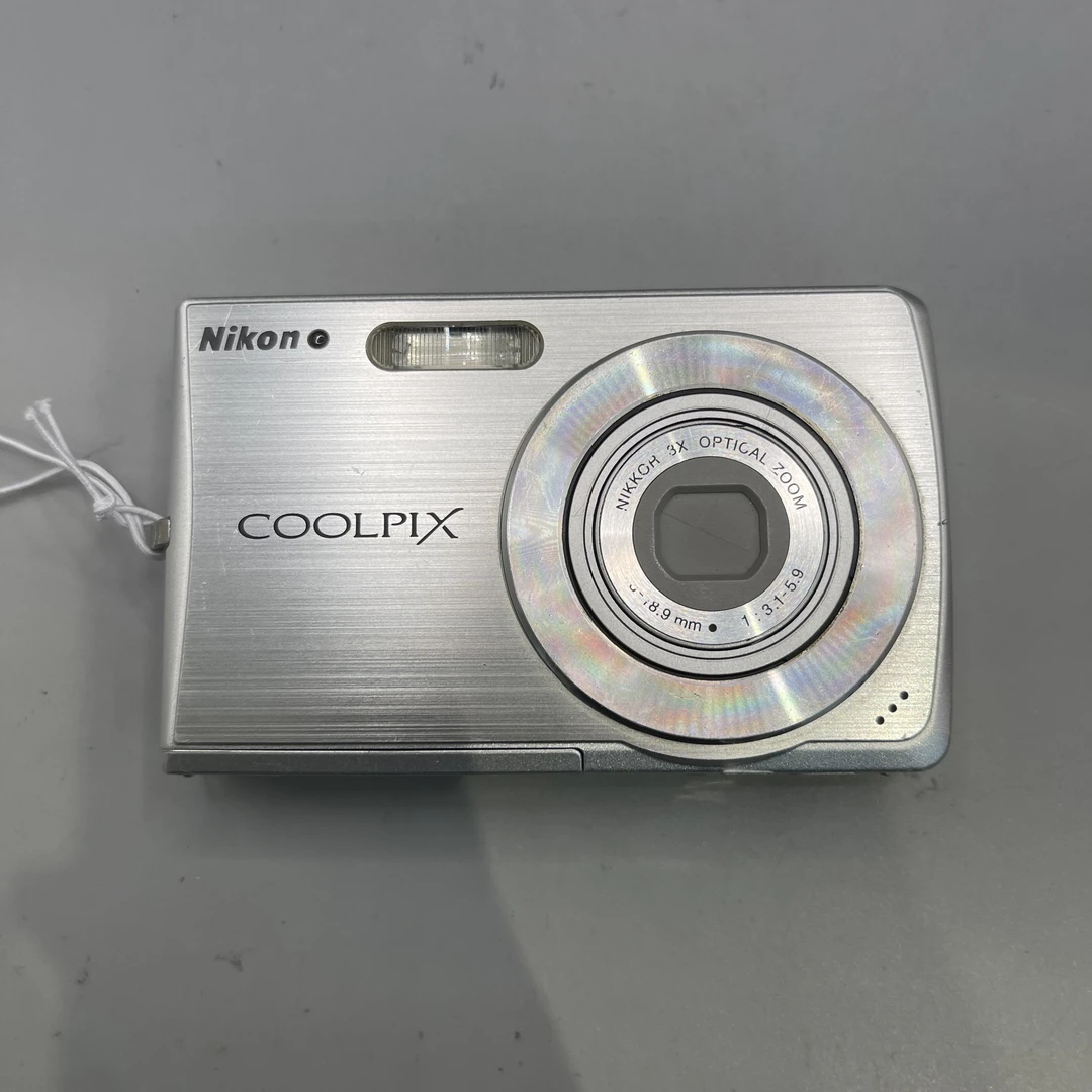 9新 Nikon/尼康 尼康s200 710万像素 3倍光学变焦