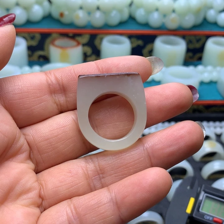 颈饰未镶嵌和田玉锦*堆