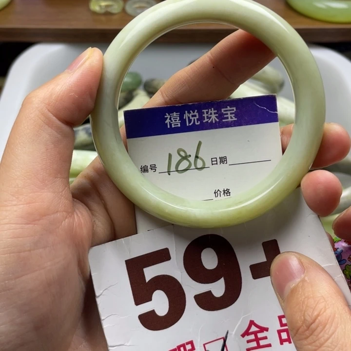 未镶嵌蛇纹石玉手镯