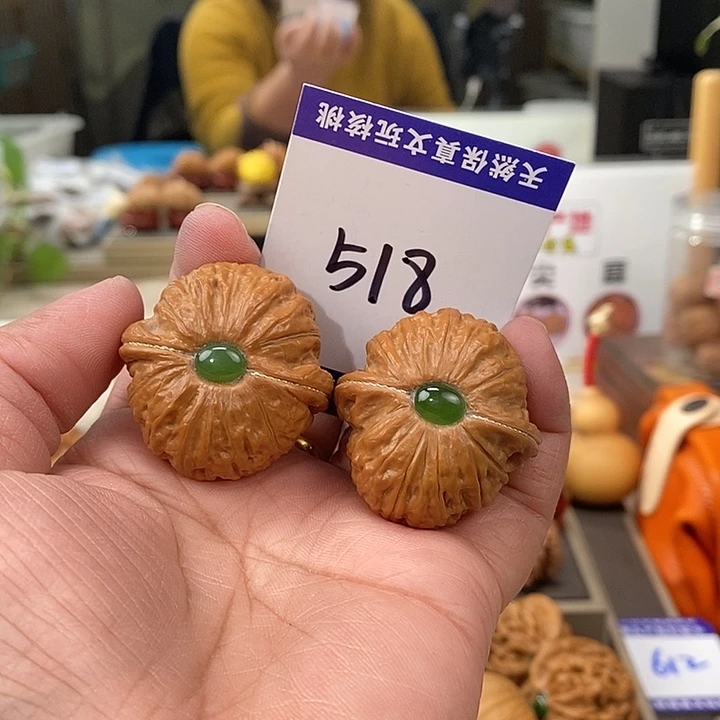 把件文玩核桃35.5银镶玉铁锤