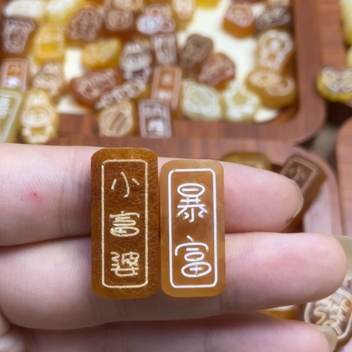 吊坠橄榄核小富婆