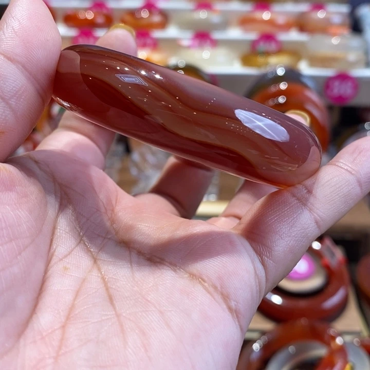 玛瑙/玉髓手镯未镶嵌依****5