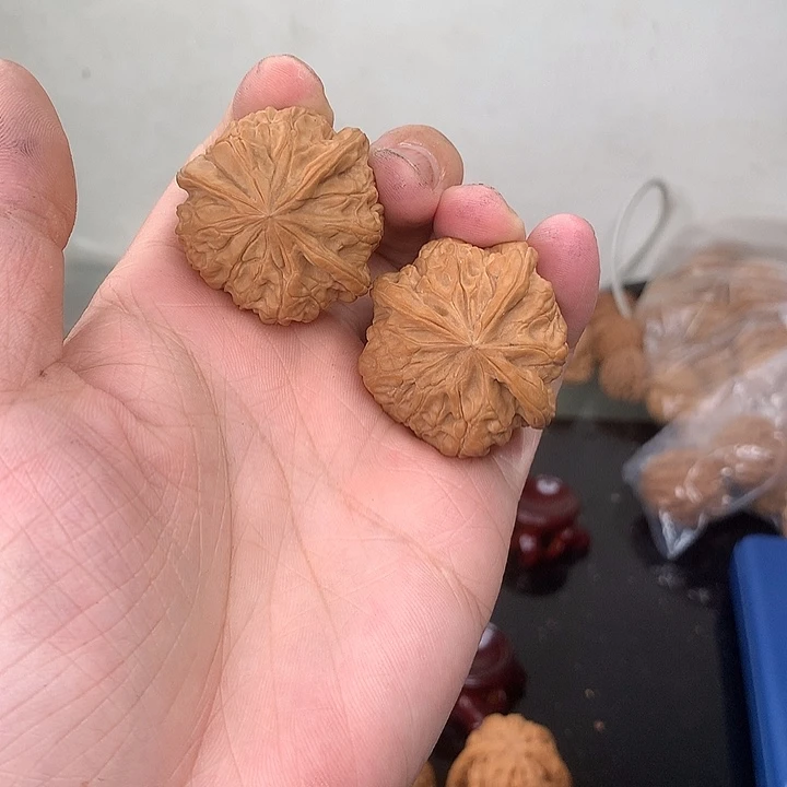 辰***然吊坠文玩核桃三棱