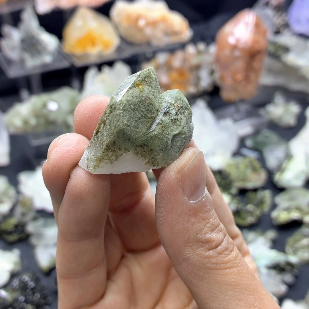 石材两个绿幽山峰