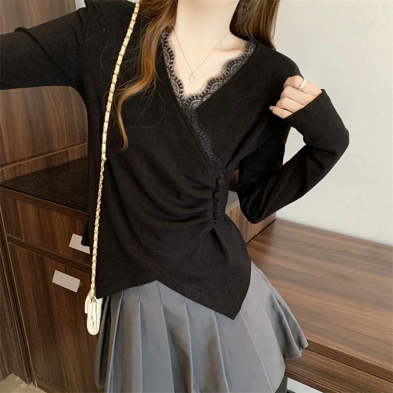 小妖精大码女装常规V领春季套头洋气针织短款设计感