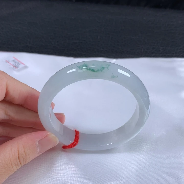 翡翠未镶嵌手镯