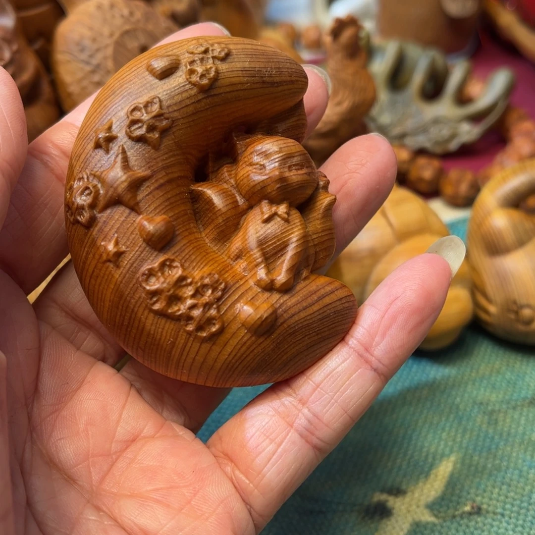 乾***峰把件柏木崖柏手把件