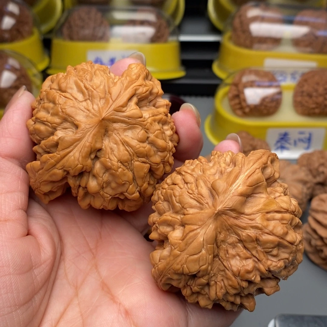 W***y木质类文玩核桃龙鼎