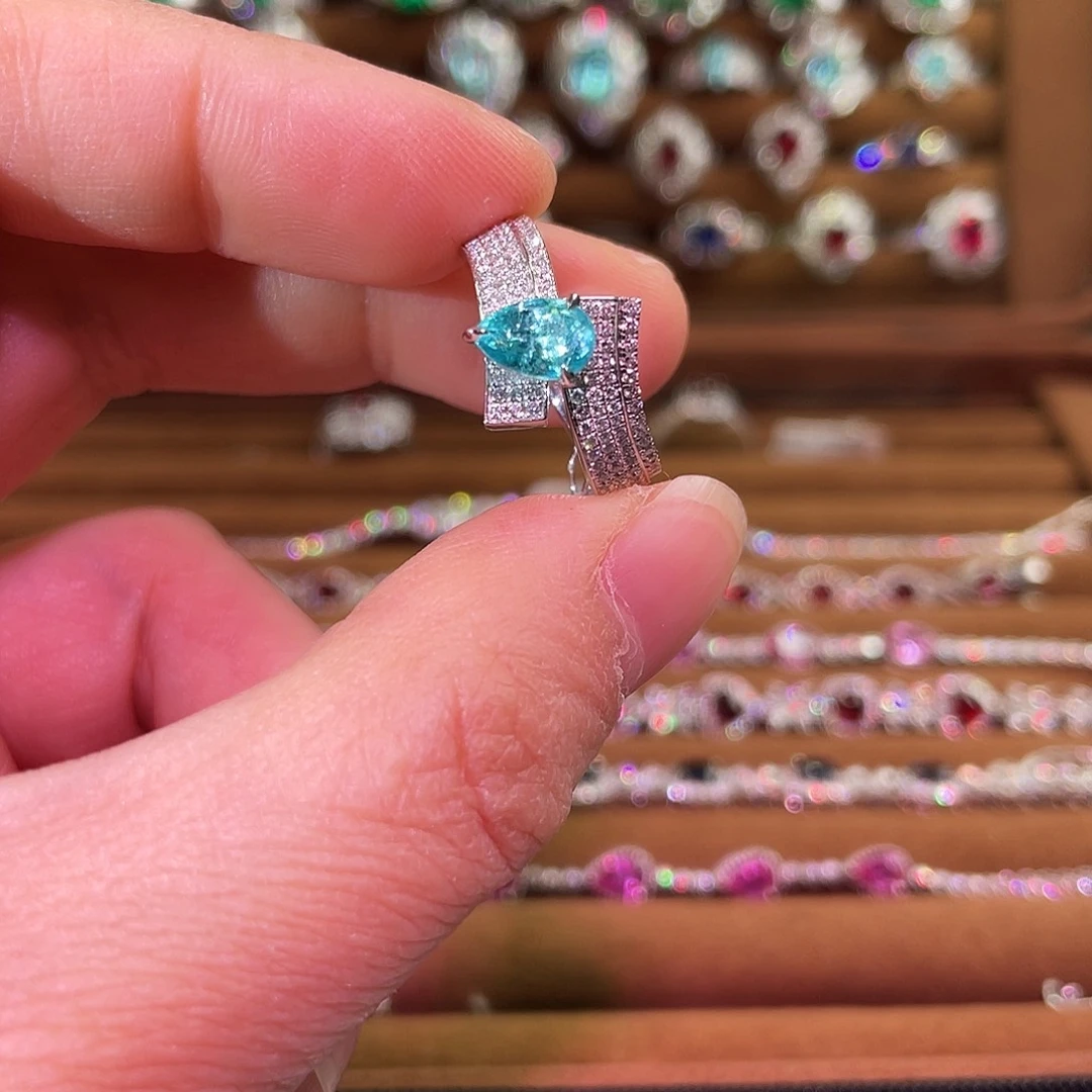 碧玺戒指18K金镶嵌帕拉伊巴