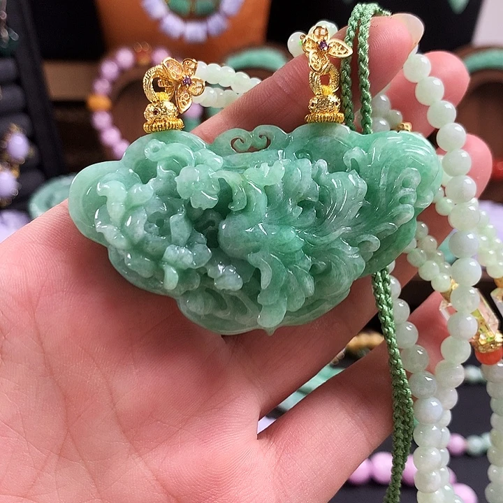 翡翠未镶嵌颈饰吊坠