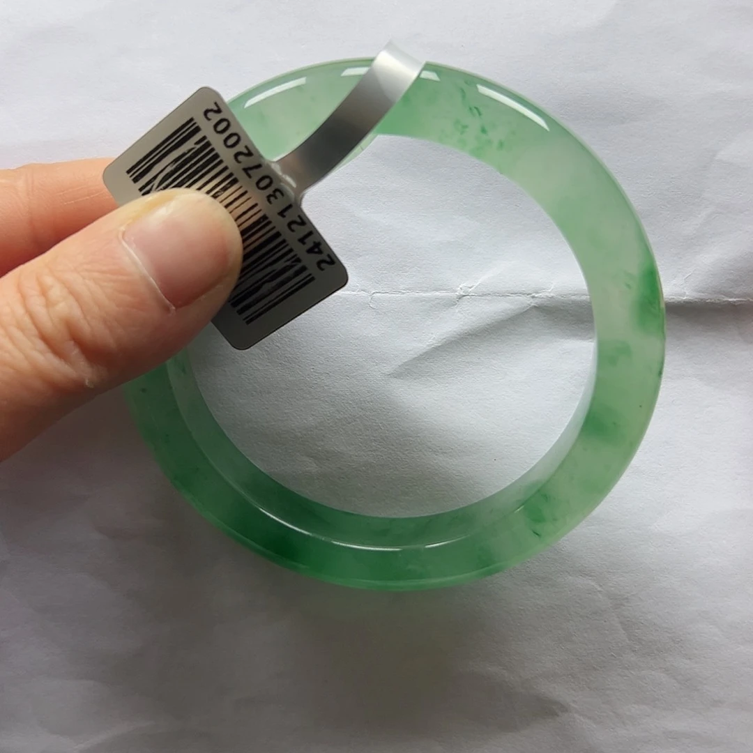 石英质玉手镯未镶嵌海****刺