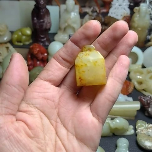 和田玉（糖玉）未镶嵌颈饰