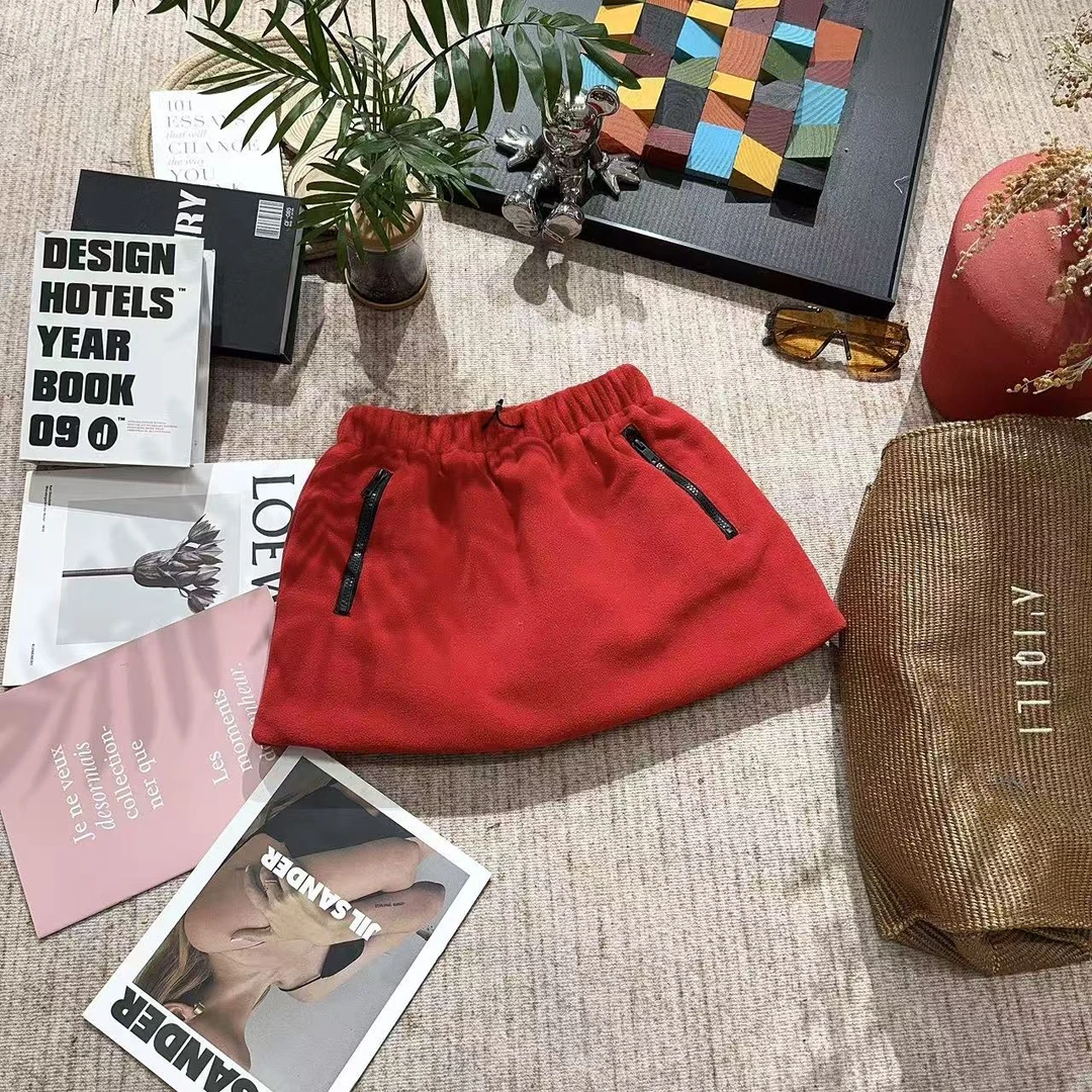 2025冬季新款时尚质感加绒带内衬纯色短裙5398