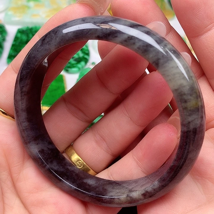 翡翠手镯未镶嵌翡翠手镯