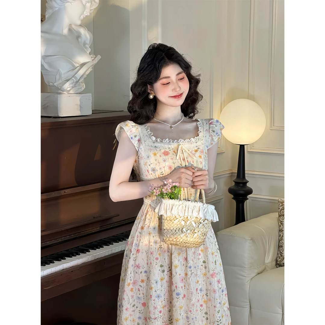 LAOXIAO服饰 法式轻奢优雅显瘦收腰吊带裙气质度假风仙气402