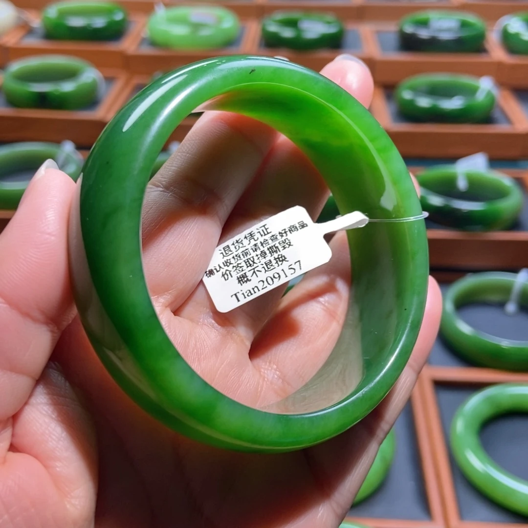 和田玉（碧玉）未镶嵌手镯辣阳绿5758