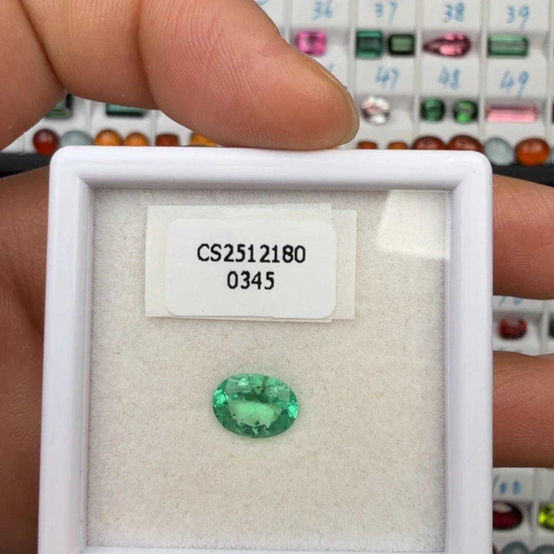 祖母绿裸石在天然无油0.95克拉带CGRL证书