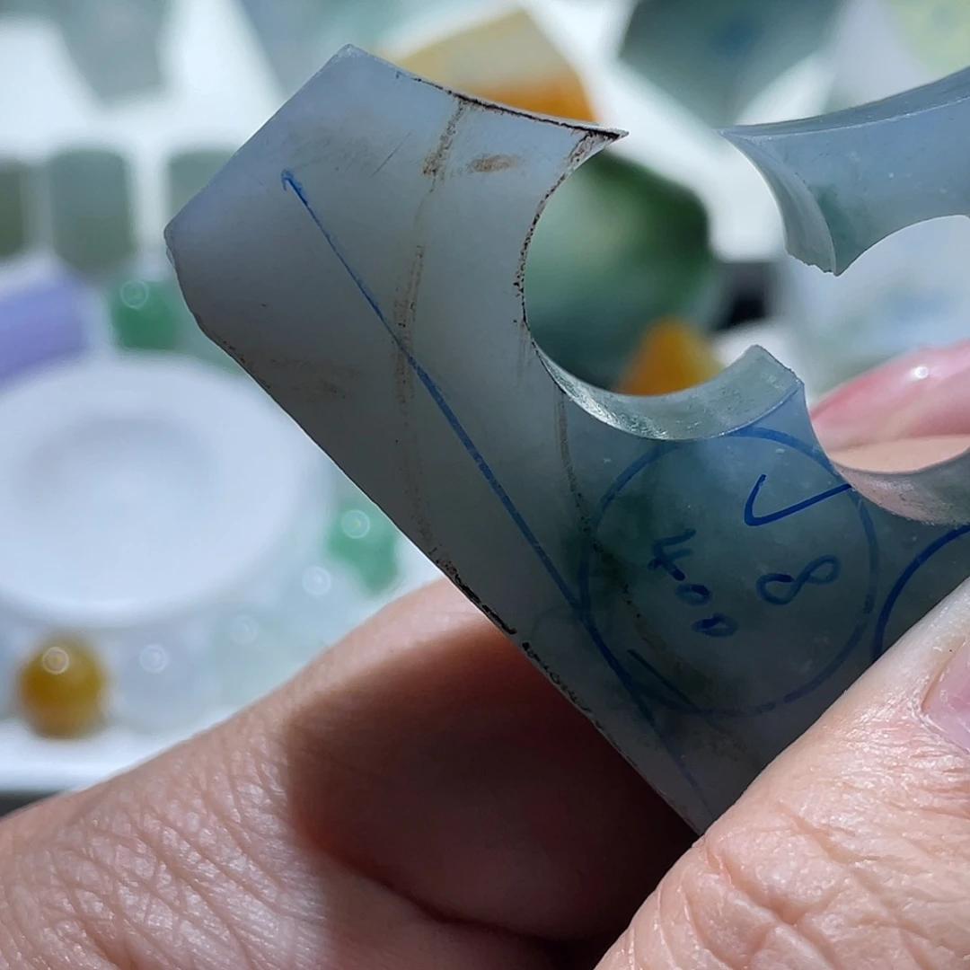 妹***猪定制翡翠未镶嵌珠子