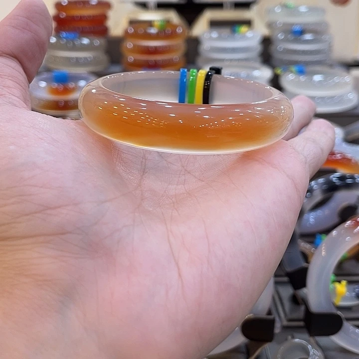 雪***花玛瑙/玉髓未镶嵌手镯