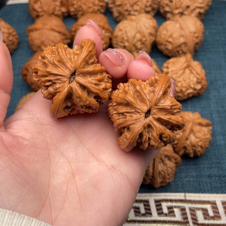 把件文玩核桃全品麦穗虎头42