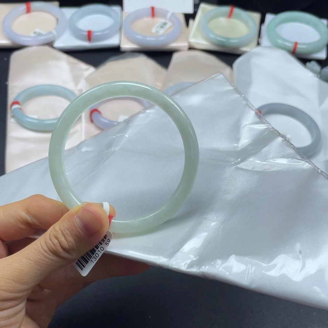 未镶嵌手镯翡翠天然翡翠手镯