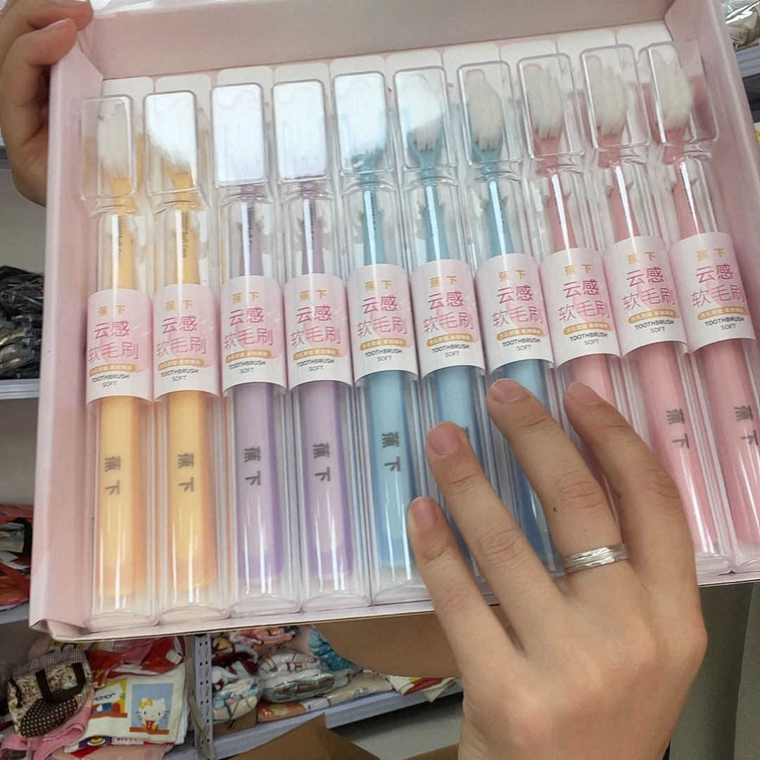 PU化妆包等各种产品的