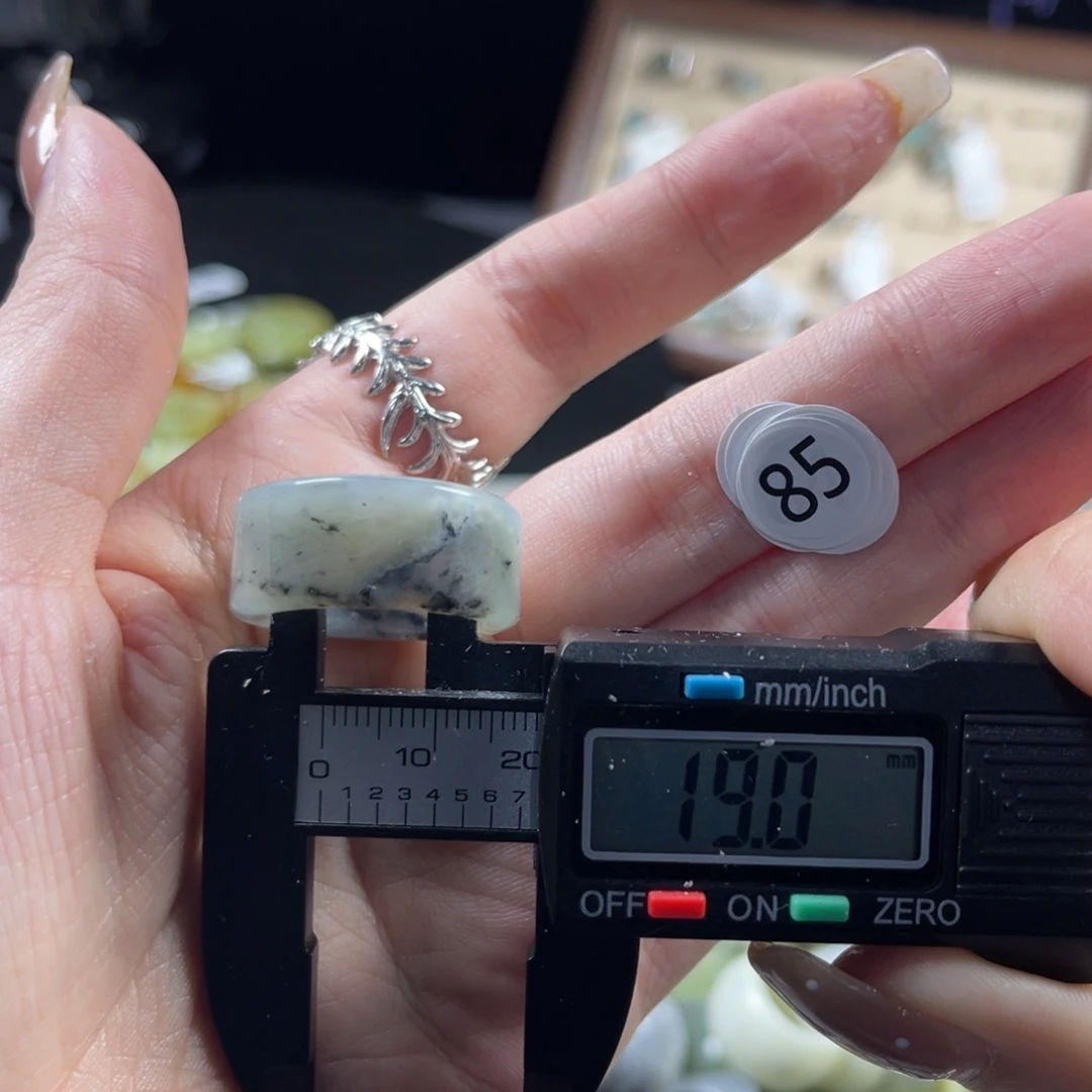 蛇纹石玉未镶嵌戒指