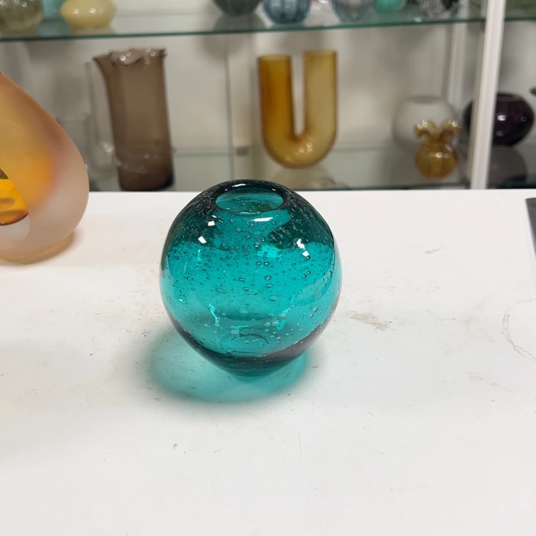 透绿色气泡小花瓶高度10微瑕