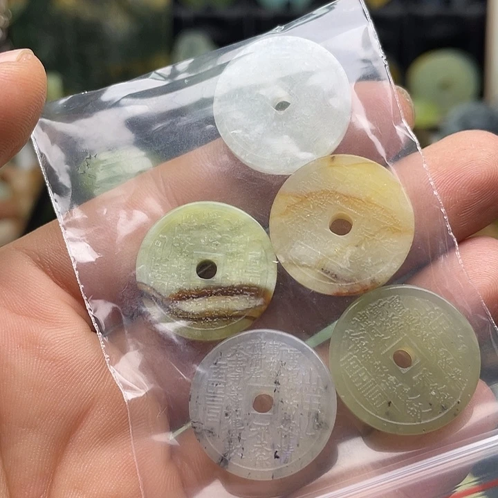 蛇纹石玉挂件足银镀金镶嵌辻*