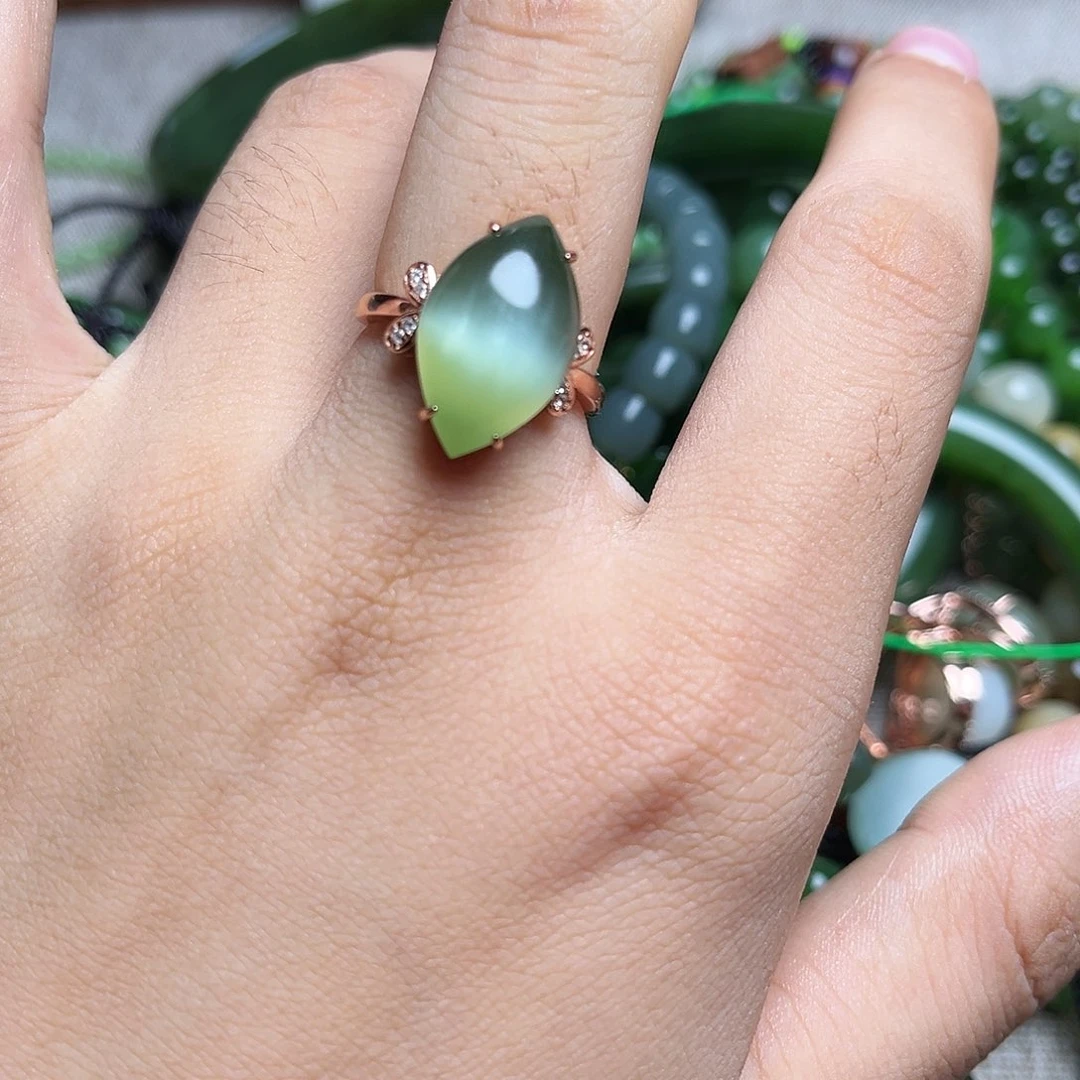 奕***姐银S925镶嵌戒指和田玉（碧玉）