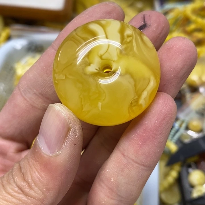 裸石蜜蜡未镶嵌吊坠