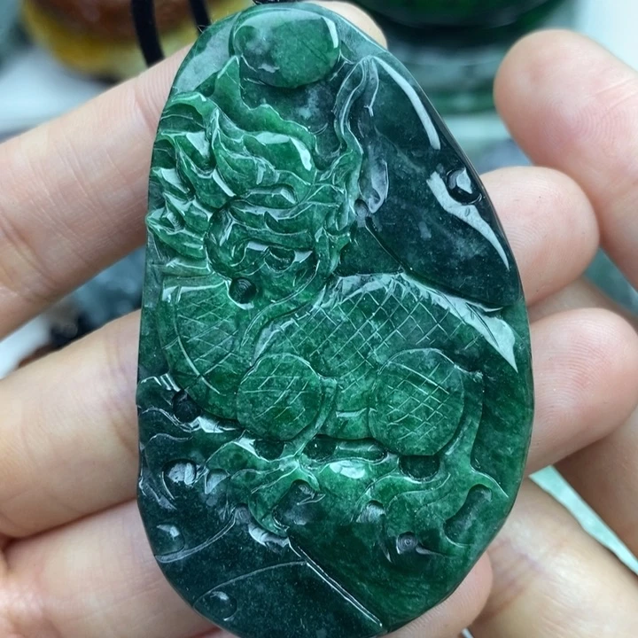 颈饰未镶嵌翡翠吊坠