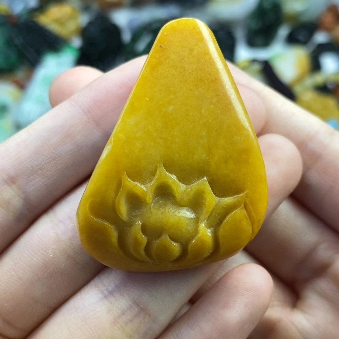 翡翠未镶嵌颈饰吊坠